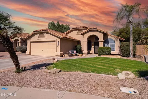372 W Smoke Tree Rd, Gilbert, AZ 85233