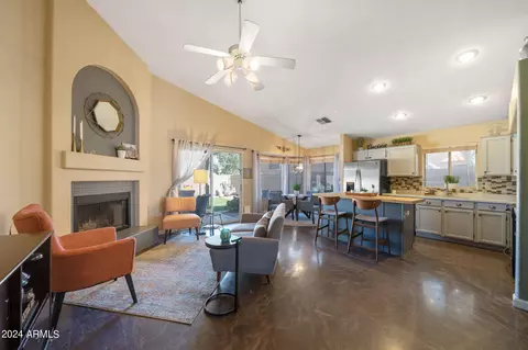 372 W Smoke Tree Rd, Gilbert, AZ 85233 photo 6