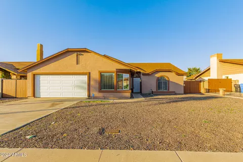 8520 W Roma Ave, Phoenix, AZ 85037
