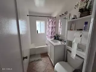 Bath - 3036 E Garfield St, Phoenix, AZ 85008 photo 1 of 4