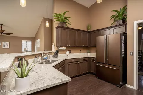 2101 E Parkside Ln, Phoenix, AZ 85024 photo 10