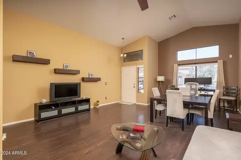 2101 E Parkside Ln, Phoenix, AZ 85024 photo 2