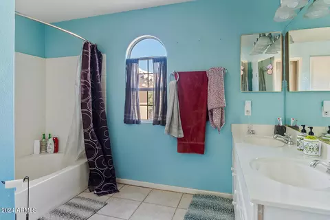 Bath - 1233 E Spur Ave, Gilbert, AZ 85296 photo 2 of 2