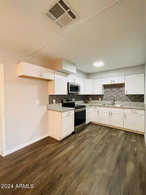 Kitchen - 3922 W Brill St, Phoenix, AZ 85009 photo 3 of 3