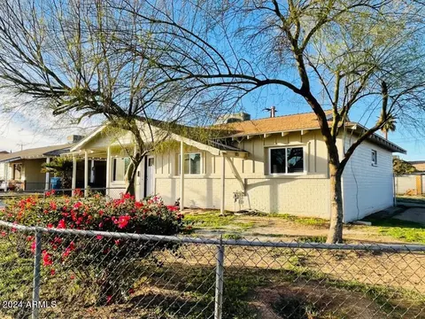 Exterior - 3922 W Brill St, Phoenix, AZ 85009 photo 4 of 7