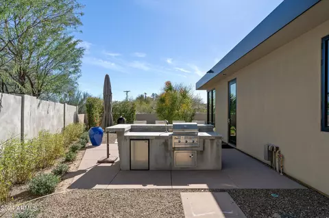 Exterior - 4320 E Buena Terra Way, Phoenix, AZ 85018 photo 11 of 12