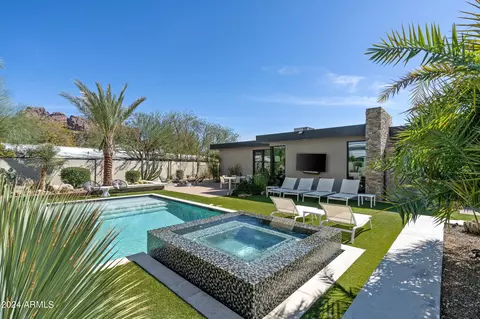 Exterior - 4320 E Buena Terra Way, Phoenix, AZ 85018 photo 5 of 12