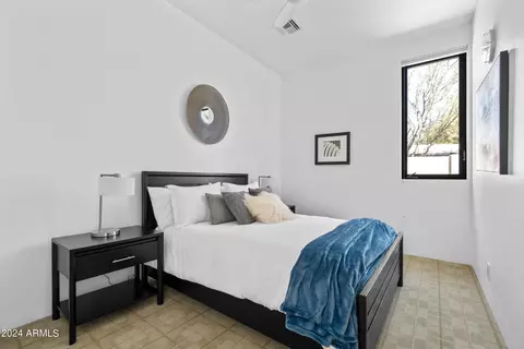Bedroom - 4320 E Buena Terra Way, Phoenix, AZ 85018 photo 4 of 4