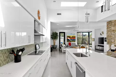 Kitchen - 4320 E Buena Terra Way, Phoenix, AZ 85018 photo 3 of 3