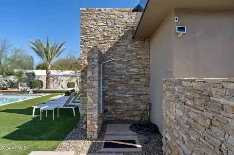 Exterior - 4320 E Buena Terra Way, Phoenix, AZ 85018 photo 10 of 12