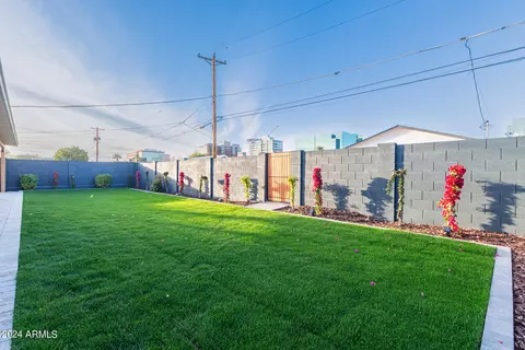 Exterior - 2514 E Highland Ave, Phoenix, AZ 85016 photo 14 of 40