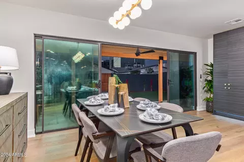 Dining - 2514 E Highland Ave, Phoenix, AZ 85016 photo 1 of 4