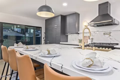 Kitchen - 2514 E Highland Ave, Phoenix, AZ 85016 photo 3 of 8