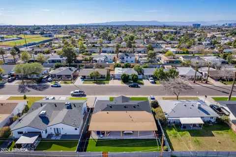 View/Area - 2514 E Highland Ave, Phoenix, AZ 85016 photo 3 of 8