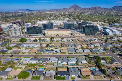 View/Area - 2514 E Highland Ave, Phoenix, AZ 85016 photo 8 of 8