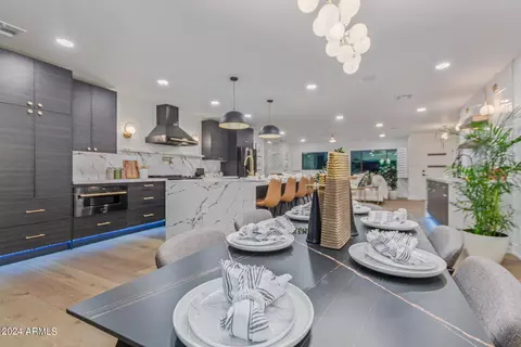 Dining - 2514 E Highland Ave, Phoenix, AZ 85016 photo 3 of 4