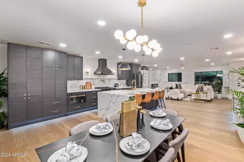 Dining - 2514 E Highland Ave, Phoenix, AZ 85016 photo 2 of 4