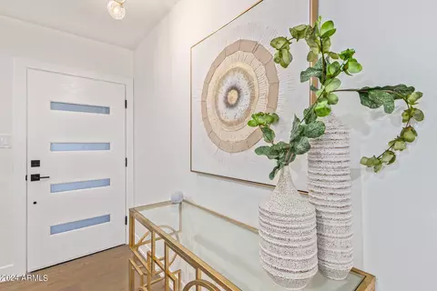 Entry Way - 2514 E Highland Ave, Phoenix, AZ 85016 photo 1 of 1