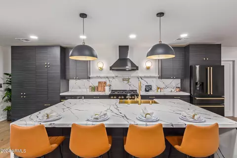 Kitchen - 2514 E Highland Ave, Phoenix, AZ 85016 photo 2 of 8