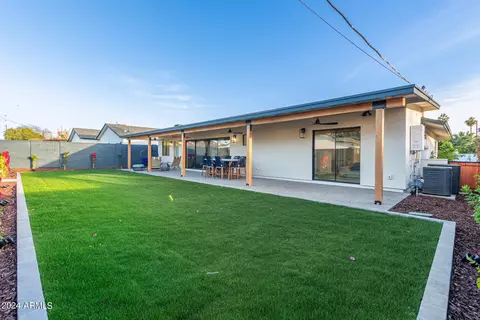 Exterior - 2514 E Highland Ave, Phoenix, AZ 85016 photo 13 of 40