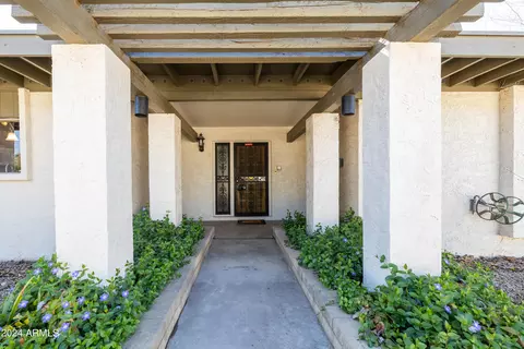 Exterior - 933 E Gemini Dr, Tempe, AZ 85283 photo 8 of 18