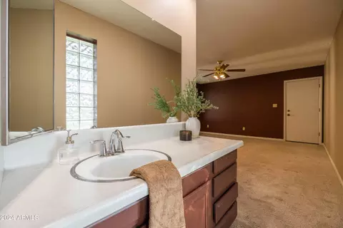 Bath - 933 E Gemini Dr, Tempe, AZ 85283 photo 5 of 7