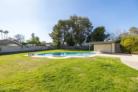 Exterior - 933 E Gemini Dr, Tempe, AZ 85283 photo 14 of 18