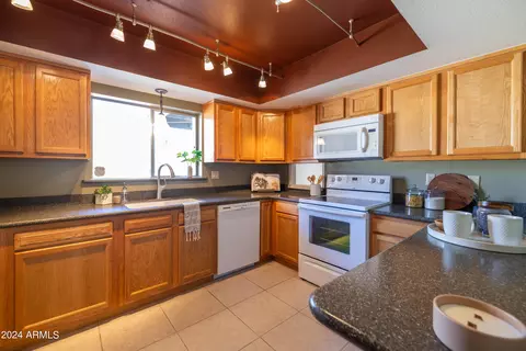 Kitchen - 933 E Gemini Dr, Tempe, AZ 85283 photo 1 of 3