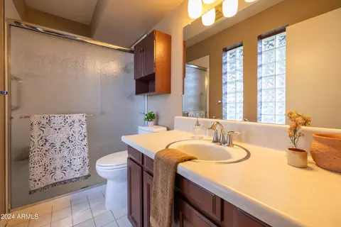 Bath - 933 E Gemini Dr, Tempe, AZ 85283 photo 6 of 7
