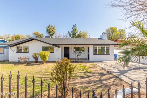 1027 S Lebaron St, Mesa, AZ 85210