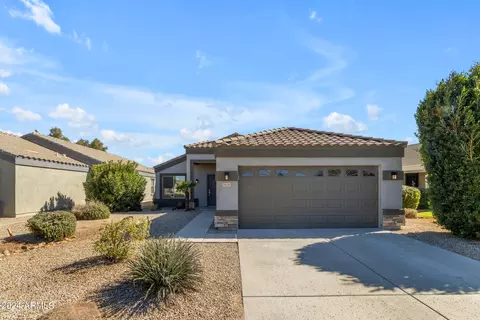 39285 N Luke Cir, San Tan Valley, AZ 85140