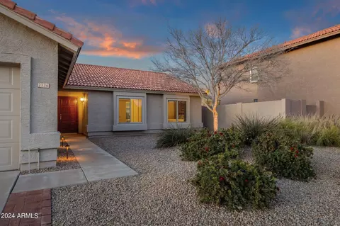 Exterior - 2736 E Dry Creek Rd, Phoenix, AZ 85048 photo 4 of 21