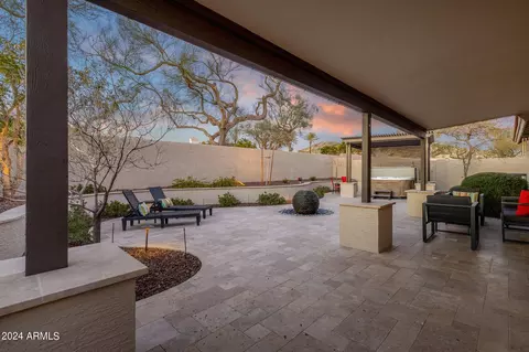 Exterior - 2736 E Dry Creek Rd, Phoenix, AZ 85048 photo 10 of 21