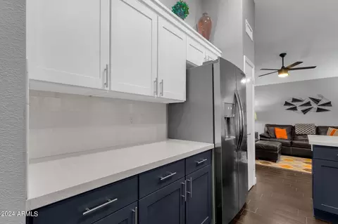 Kitchen - 2736 E Dry Creek Rd, Phoenix, AZ 85048 photo 6 of 6