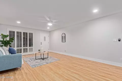 Living - 1289 E Maryland Ave #A, Phoenix, AZ 85014 photo 4 of 4