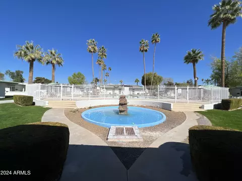 Exterior - 1289 E Maryland Ave #A, Phoenix, AZ 85014 photo 5 of 11
