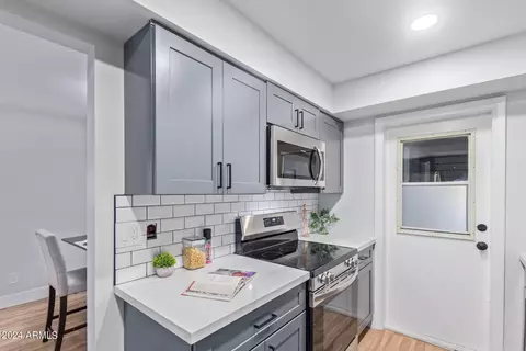 Kitchen - 1289 E Maryland Ave #A, Phoenix, AZ 85014 photo 4 of 4