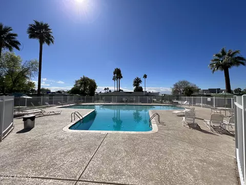 Exterior - 1289 E Maryland Ave #A, Phoenix, AZ 85014 photo 10 of 11