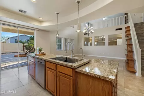 Kitchen - 10433 E Olla Ave, Mesa, AZ 85212 photo 5 of 5