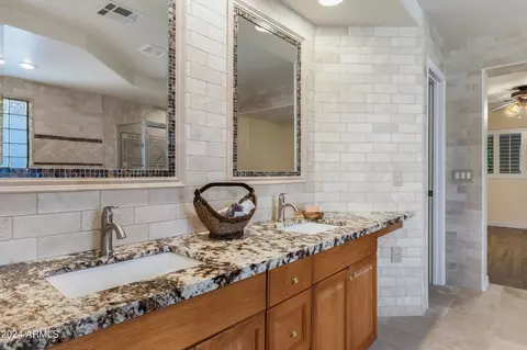Bath - 10433 E Olla Ave, Mesa, AZ 85212 photo 2 of 5