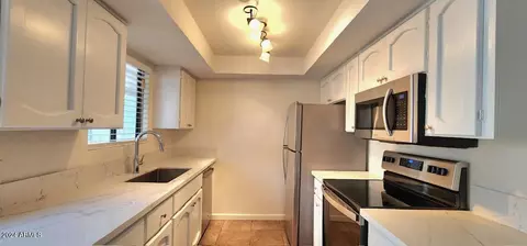 3119 W Cochise Dr #214, Phoenix, AZ 85051
