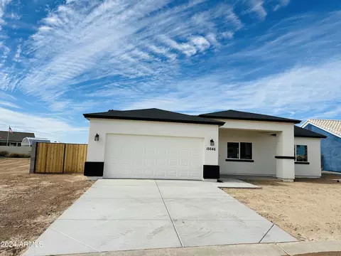 15646 S Reef Rd, Arizona City, AZ 85123