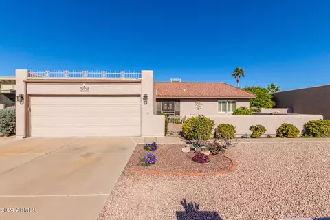 25838 S New Town Dr, Sun Lakes, AZ 85248