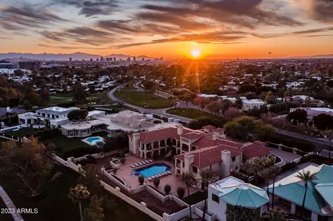 View/Area - 41 Biltmore Est, Phoenix, AZ 85016 photo 6 of 6