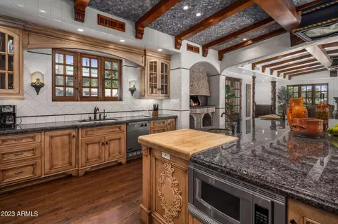 Kitchen - 41 Biltmore Est, Phoenix, AZ 85016 photo 2 of 8