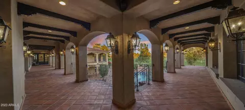 Exterior - 41 Biltmore Est, Phoenix, AZ 85016 photo 7 of 9