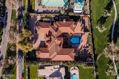 View/Area - 41 Biltmore Est, Phoenix, AZ 85016 photo 2 of 6