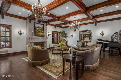 Living - 41 Biltmore Est, Phoenix, AZ 85016 photo 1 of 6