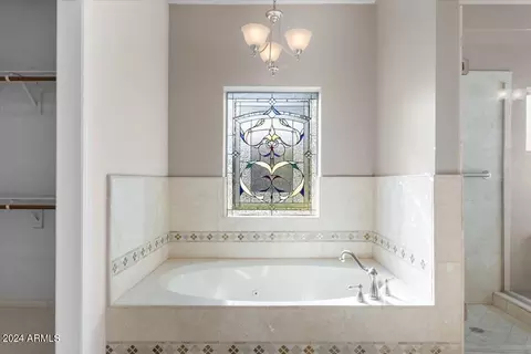 Bath - 6748 N Central Ave, Phoenix, AZ 85012 photo 3 of 7