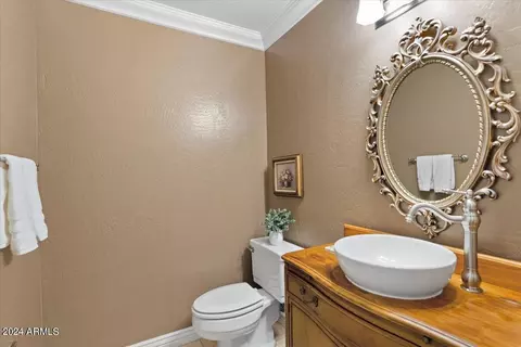 Bath - 6748 N Central Ave, Phoenix, AZ 85012 photo 5 of 7